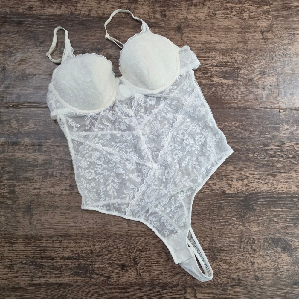 COTTON ON BODY Bodysuit Womens Medium Ivory White Floral Lace Sheer Underwire